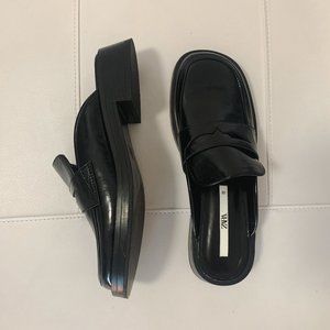 Black Patent Leather Slip on Heeled Loafer